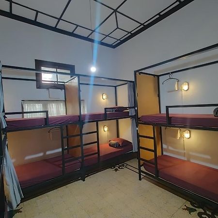 Semeru Hostel Malang (Adults Only) Luaran gambar