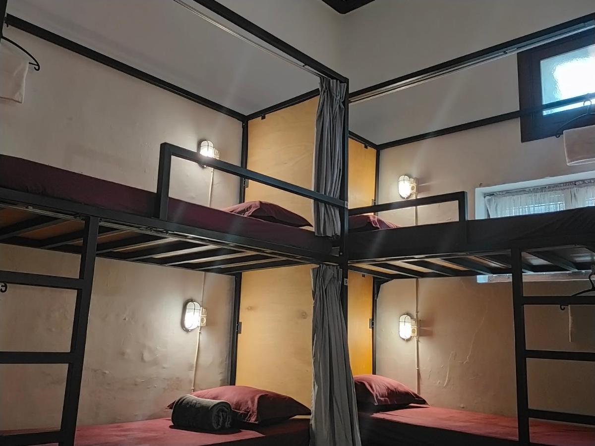 Semeru Hostel Malang (Adults Only) Luaran gambar