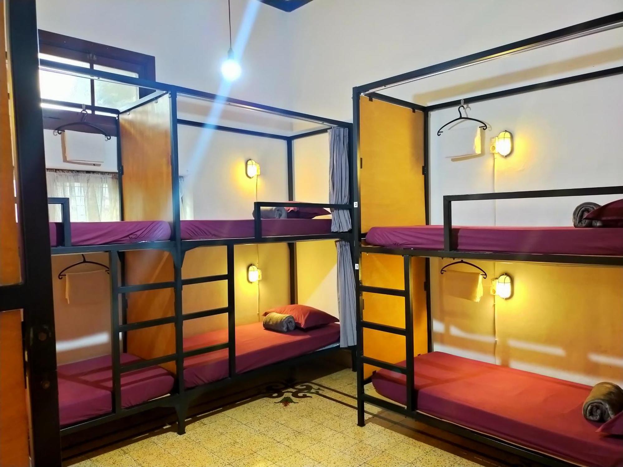Semeru Hostel Malang (Adults Only) Luaran gambar