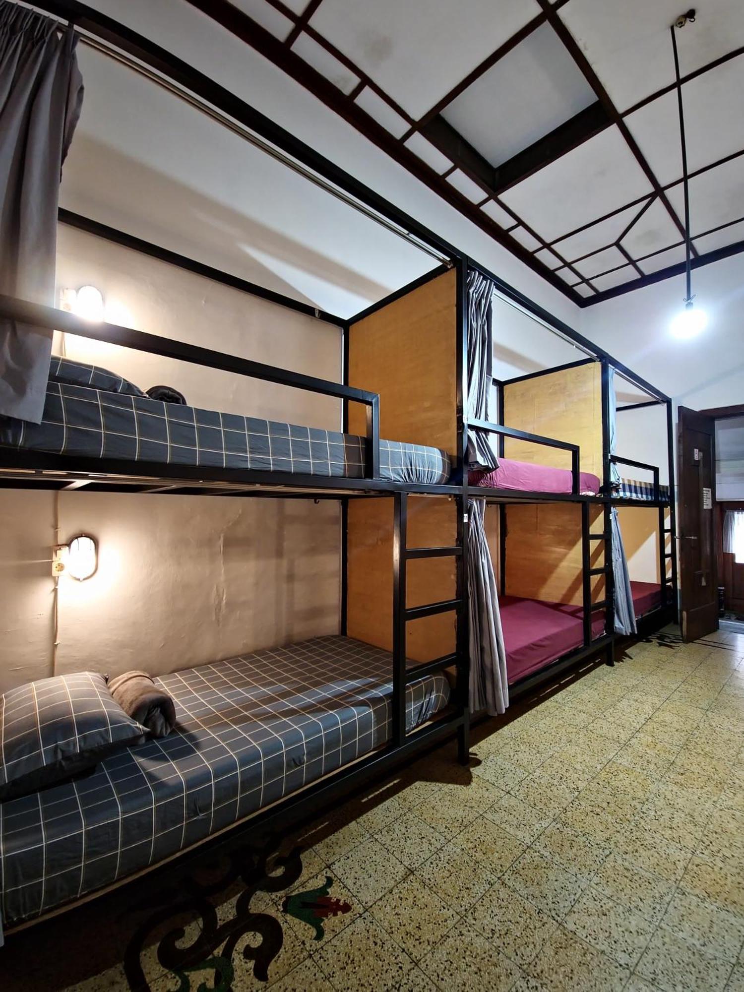Semeru Hostel Malang (Adults Only) Luaran gambar