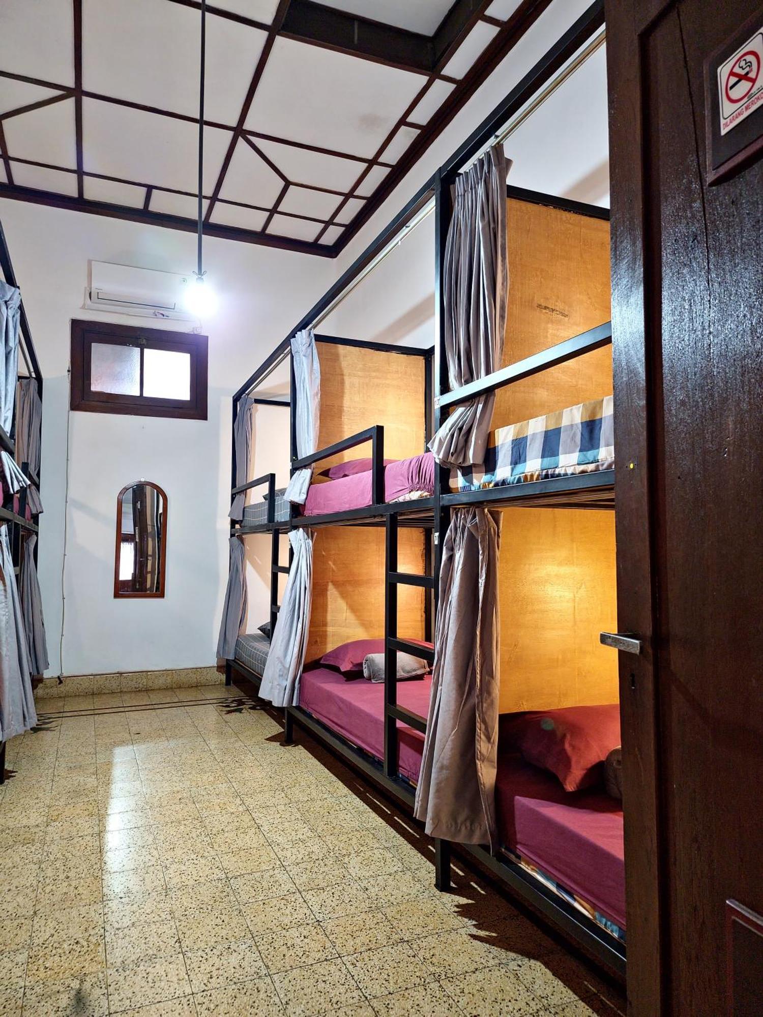 Semeru Hostel Malang (Adults Only) Luaran gambar