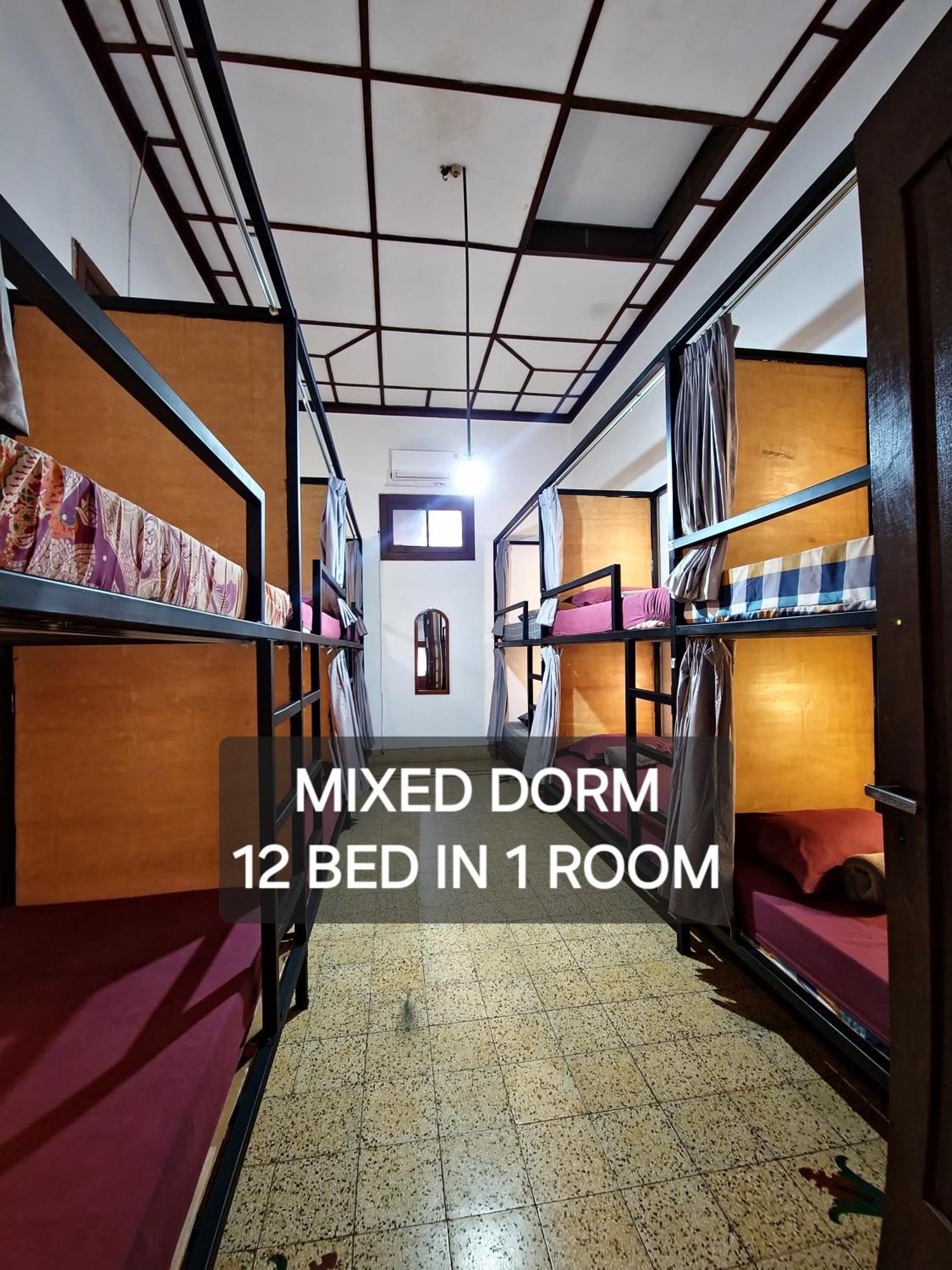 Semeru Hostel Malang (Adults Only) Luaran gambar